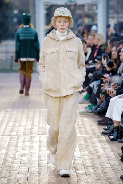 Look 8